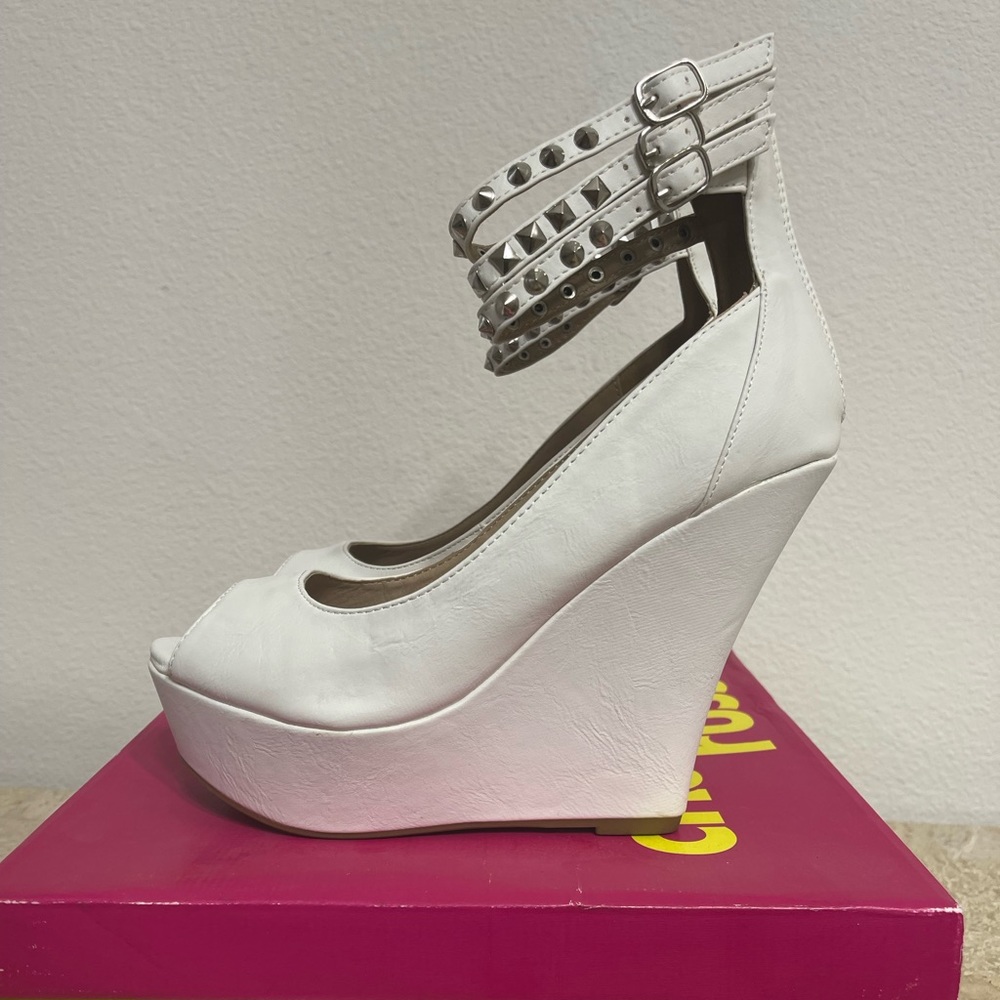 New Julianna White Peep-toe Platform Zip Up Wedges, Studded Ankle Strap, Size 9